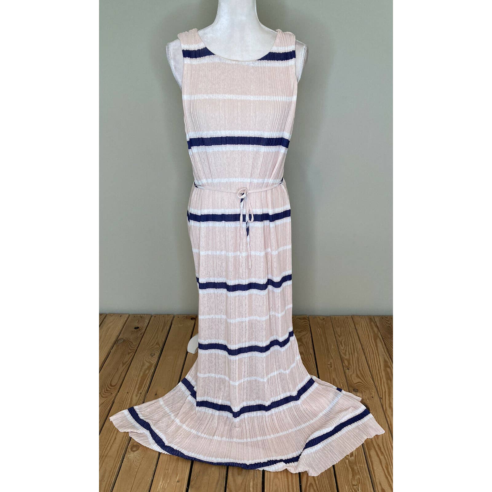 Nwot Ethereal Sleeveless Pleated Maxi Dress Medium